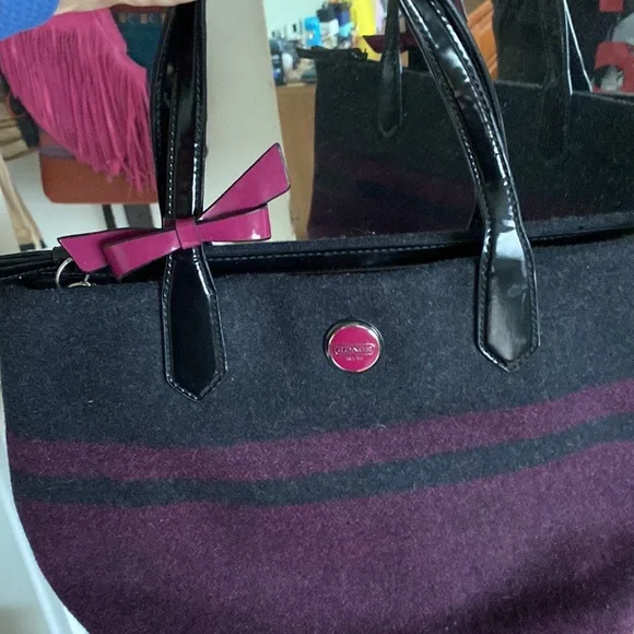 Wool Retro Coach Bag - Picture 7 of 7